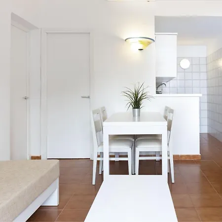 Lejlighedshotel Flora Park & Aquarock Cala en Bosc