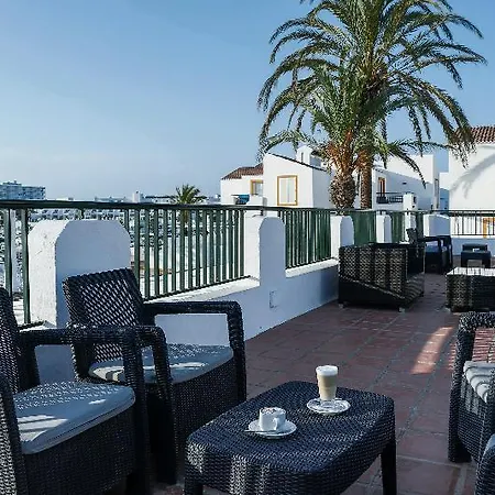 Flora Park & Aquarock Apartahotel 3*