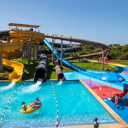 Lejlighedshotel Flora Park & Aquarock Cala en Bosc