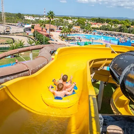 Flora Park & Aquarock Apartahotel 3*