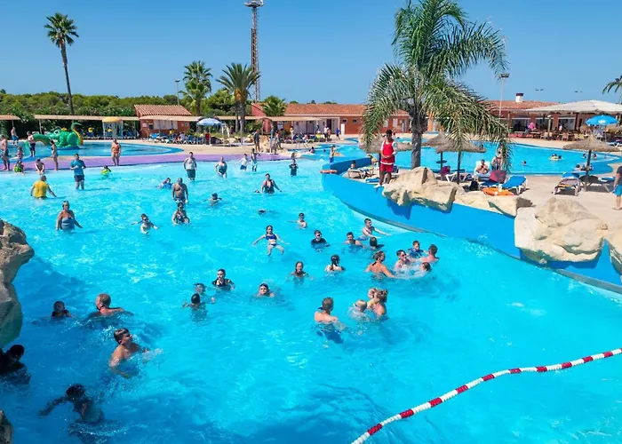 Apartmanhotel Flora Park & Aquarock 3*